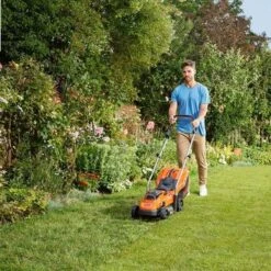 Black & Decker BLACK+DECKER BCMW3318N-XJ Grasmaaier - 18V - 33cm - Excl. Accu & Lader 31 Black & Decker BLACK+DECKER BCMW3318N-XJ Grasmaaier - 18V - 33cm - Excl. Accu & Lader -Tuinartikelen Winkel 1200x1200 238