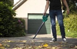 VONROC Accu Bladblazer – VPower 20V – 2 Standen – Max. Blaassnelheid 190km/u – Incl. Accu En Oplader -Tuinartikelen Winkel 1200x778 2