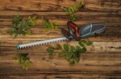 GARDENA - ComfortCut 50/18V-P4A Ready-To-Use Set - Heggenschaar 18 GARDENA - ComfortCut 50/18V-P4A Ready-To-Use Set - Heggenschaar -Tuinartikelen Winkel 1200x789