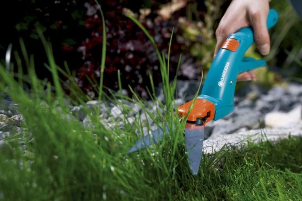 GARDENA Classic Grasschaar - Draaibaar 360° 5 GARDENA Classic Grasschaar - Draaibaar 360° - Afbeelding 5