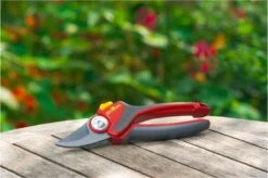 WOLF-Garten Snoeischaar "Premium Plus" RR 4000 - Max. Knipdiameter 22 Mm - Links- En Rechtshandige - Softinleg Handgreep - Snijhoek 30° - Voor Grote Handen - Vervangbare Messen -Tuinartikelen Winkel 1200x798