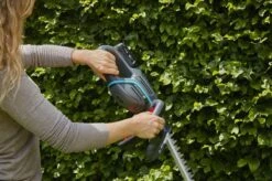 GARDENA - ComfortCut 50/18V-P4A Ready-To-Use Set - Heggenschaar 21 GARDENA - ComfortCut 50/18V-P4A Ready-To-Use Set - Heggenschaar -Tuinartikelen Winkel 1200x799 43