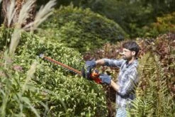 Black & Decker BLACK+DECKER BEHTS451-QS Heggenschaar - 550W - 60cm - Gesnoerd 15 Black & Decker BLACK+DECKER BEHTS451-QS Heggenschaar - 550W - 60cm - Gesnoerd -Tuinartikelen Winkel 1200x800 99