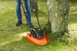 Black & Decker BLACK+DECKER BEMWH551-QS Zweefmaaier - 1200W - 30cm - Gesnoerd 9 Black & Decker BLACK+DECKER BEMWH551-QS Zweefmaaier - 1200W - 30cm - Gesnoerd -Tuinartikelen Winkel 1200x806
