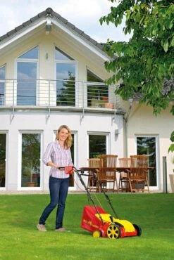 WOLF-Garten Elektrische Verticuteermachine VA 303 E - Werkbreedte 30 Cm - Opvangzak 35 L - 1300 W Motor - Moshark - Verticuteren - Opvangen -Tuinartikelen Winkel 801x1200 3