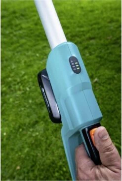 GARDENA - Accu Telescopische Snoeizaag - TCS 20/18 P4A Set - 20cm - 50 Cm ⌀ -Tuinartikelen Winkel 806x1200 2