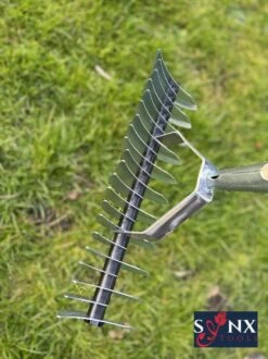 Synx Tools Verticuteerhark Verzinkt - Gazonbeluchters - Verticuteer / Harken - Bodembewerkers - Tuinartikelen / Tuingereedschap - Inclusief Steel 160cm -Tuinartikelen Winkel 899x1200 2