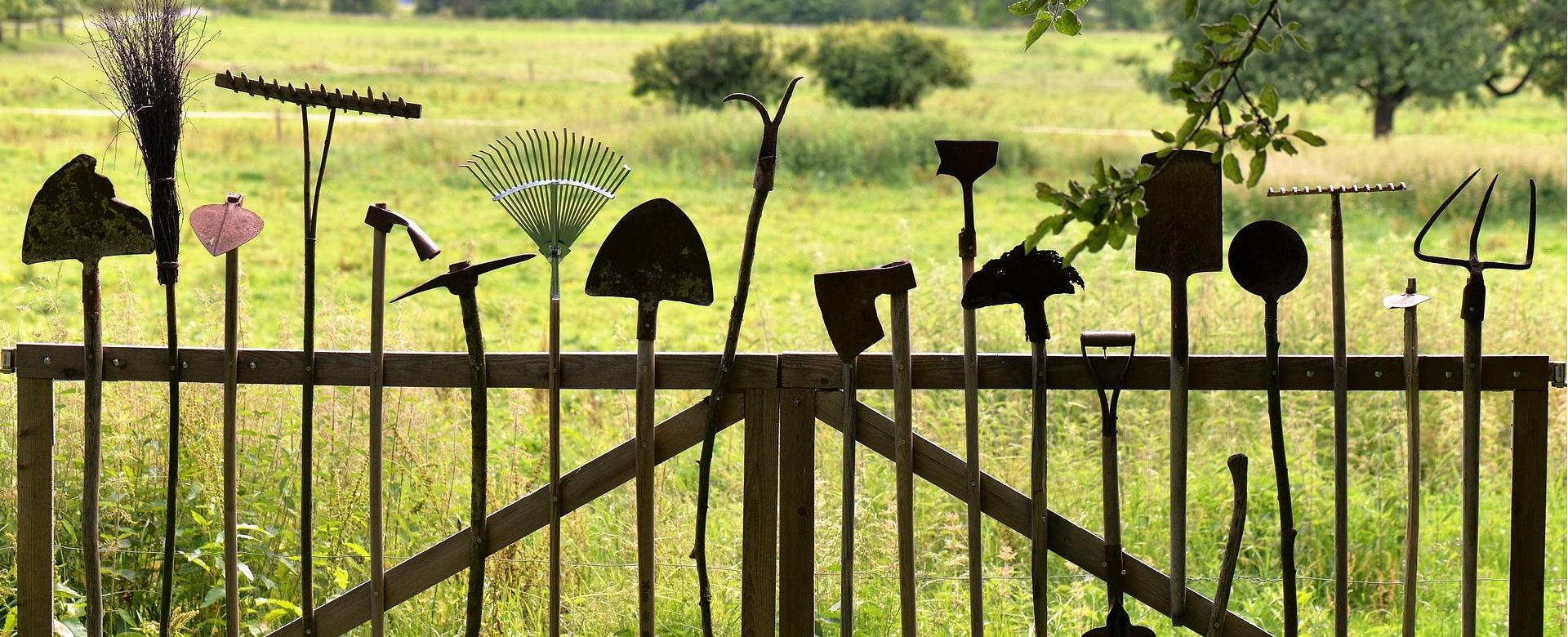 Tuinartikelen Winkel -Tuinartikelen Winkel garden tools 1478547 1920